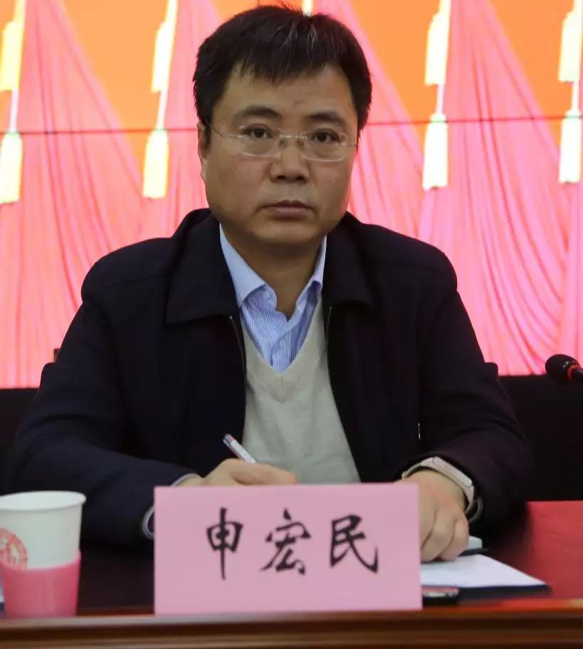 中央干部任免最新动态，科技与管理的融合重塑未来领导体验