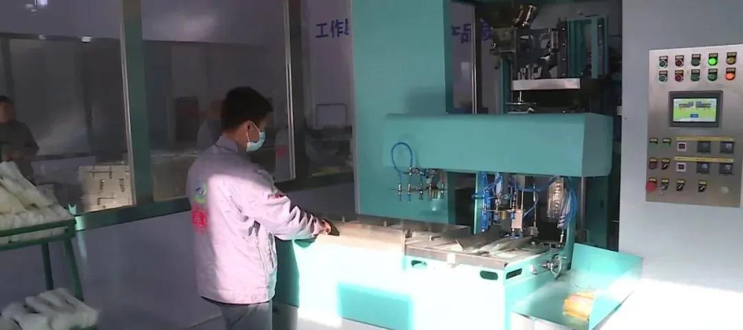 德惠小镇新闻动态，发展与挑战并存的观点分析